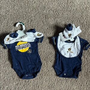 MLB Milwaukee Brewers Baby Bodysuit & Bib Set